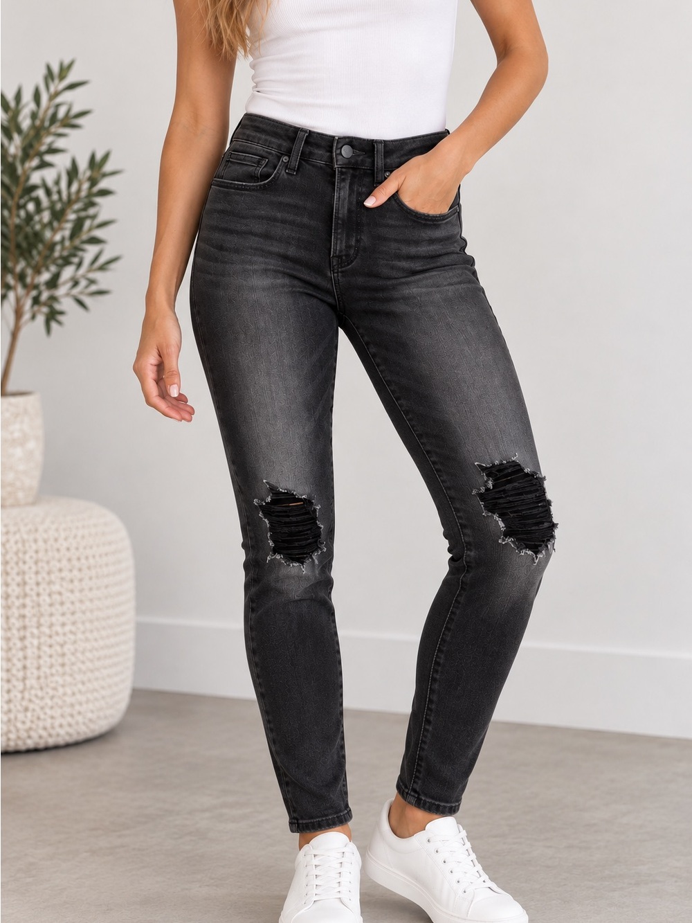 Good American Always Fits Good Legs Skinny Jeans Black252 Distressed 6-12